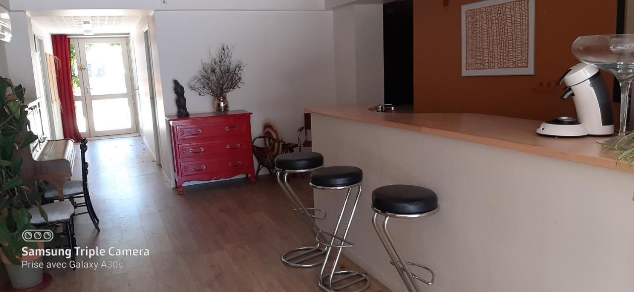 Apartamento La Cigale Et La Fourmi Nimes Exterior foto