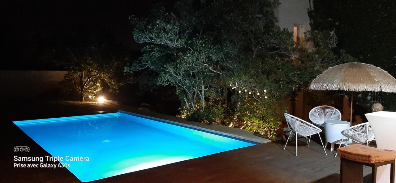 Apartamento La Cigale Et La Fourmi Nimes Exterior foto